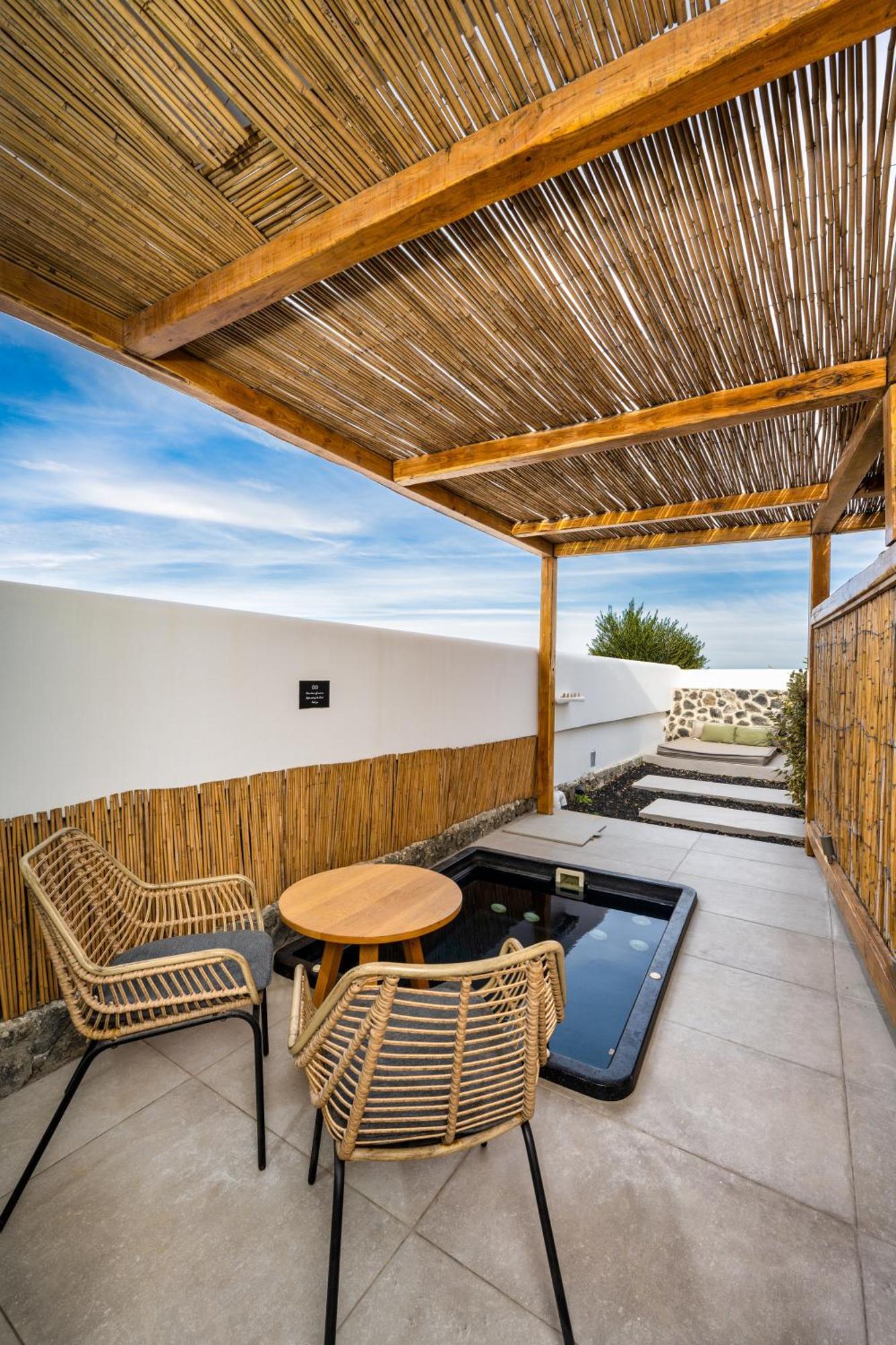 Callia Retreat Suites - Adults Only ฟิรา ภายนอก รูปภาพ
