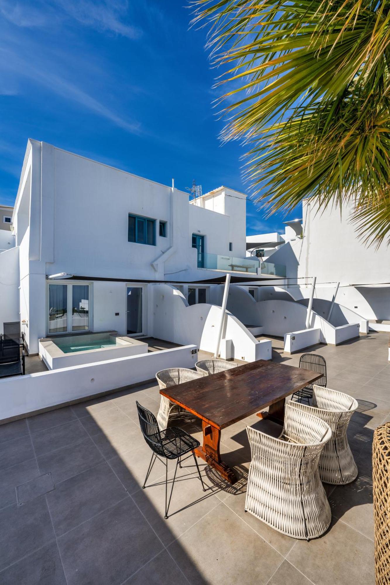 Callia Retreat Suites - Adults Only ฟิรา ภายนอก รูปภาพ